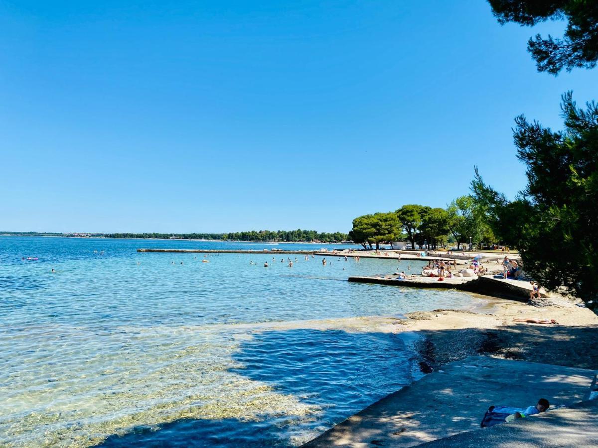 Studio Six Umag Luaran gambar