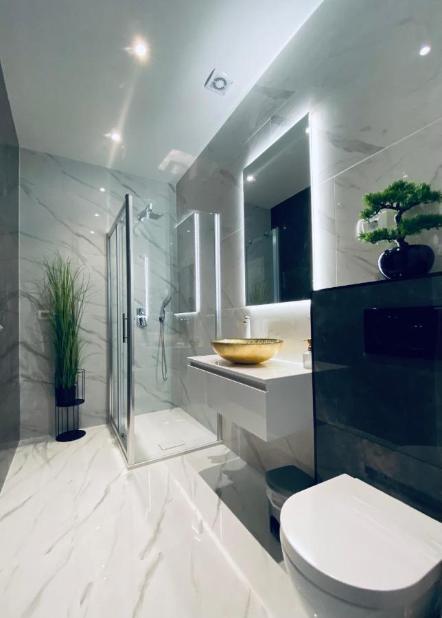 Studio Six Umag Luaran gambar